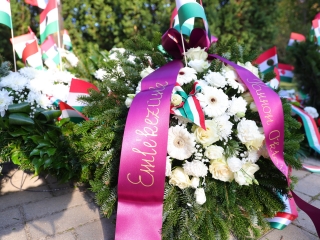 Megemlékezés és díjátadó 1956 ünnepén - fotó: 