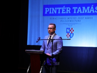 Megemlékezés és díjátadó 1956 ünnepén - fotó: 