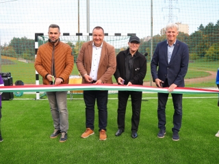 Műfüves pálya átadás - fotó: 
