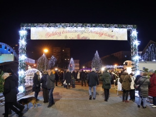 Advent első vasárnapja a Városháza téren (2024) - fotó: 