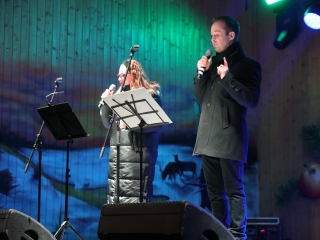 Advent első vasárnapja a Városháza téren (2024) - fotó: 