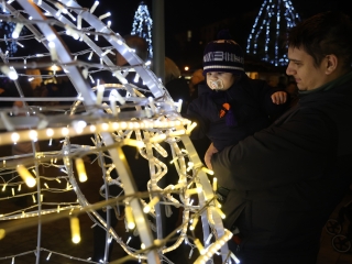 Advent első vasárnapja a Városháza téren (2024) - fotó: 