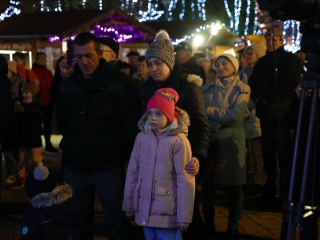 Advent első vasárnapja a Városháza téren (2024) - fotó: 