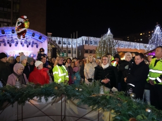 Advent első vasárnapja a Városháza téren (2024) - fotó: 