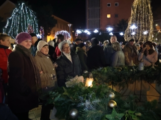 Advent első vasárnapja a Városháza téren (2024) - fotó: 