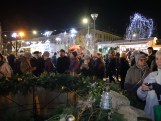 Advent első vasárnapja a Városháza téren (2024) - fotó: 