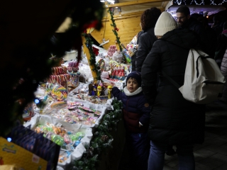 Advent első vasárnapja a Városháza téren (2024) - fotó: 