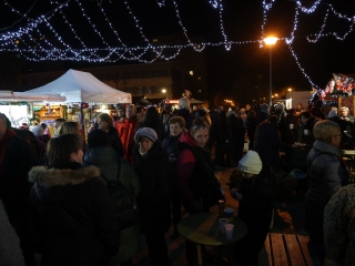 Advent első vasárnapja a Városháza téren (2024) - fotó: 