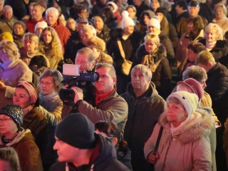 Advent első vasárnapja a Városháza téren (2024) - fotó: 