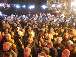 Advent első vasárnapja a Városháza téren (2024) - fotó: 