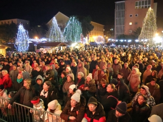 Advent első vasárnapja a Városháza téren (2024) - fotó: 