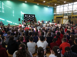 Joulupukki a Béke városrészben - fotó: 