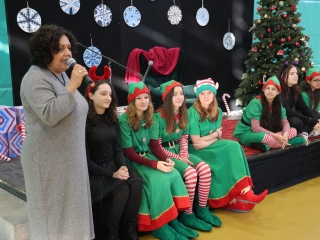 Joulupukki a Béke városrészben - fotó: 