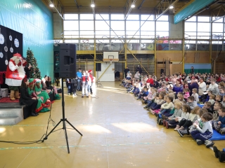 Joulupukki a Béke városrészben - fotó: 