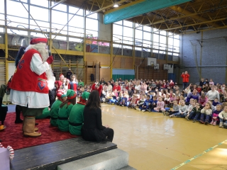 Joulupukki a Béke városrészben - fotó: 