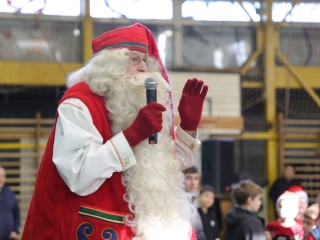 Joulupukki a Béke városrészben - fotó: 