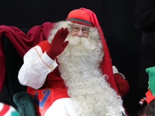 Joulupukki a Béke városrészben - fotó: 