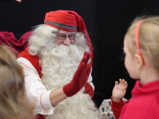 Joulupukki a Béke városrészben - fotó: 