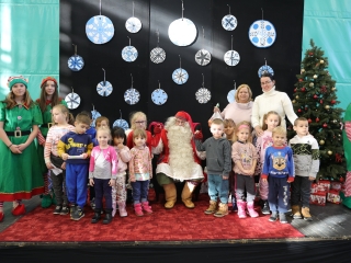 Joulupukki a Béke városrészben - fotó: 