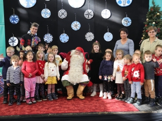 Joulupukki a Béke városrészben - fotó: 