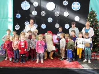 Joulupukki a Béke városrészben - fotó: 