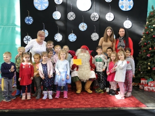 Joulupukki a Béke városrészben - fotó: 