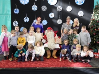 Joulupukki a Béke városrészben - fotó: 