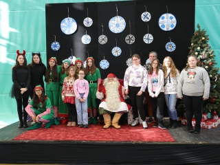 Joulupukki a Béke városrészben - fotó: 