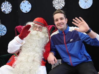 Joulupukki a Béke városrészben - fotó: 