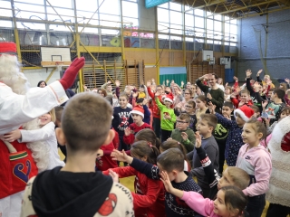 Joulupukki a Béke városrészben - fotó: 