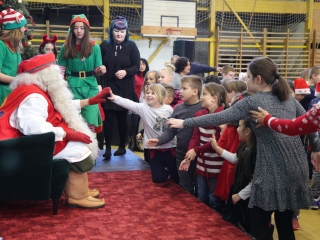 Joulupukki a Béke városrészben - fotó: 