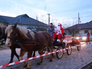 Újtelepre is megérkezett a Mikulás (galéria) - fotó: 
