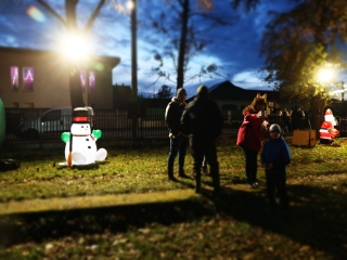 Újtelepre is megérkezett a Mikulás (galéria) - fotó: 