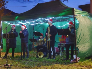 Újtelepre is megérkezett a Mikulás (galéria) - fotó: 