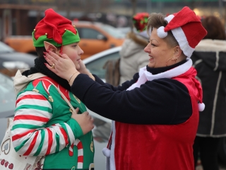 Jótét körök a városban az autós Mikulásokkal (2024) - fotó: 