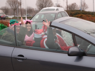 Jótét körök a városban az autós Mikulásokkal (2024) - fotó: 