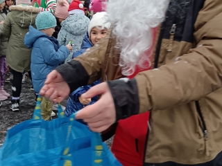 Jótét körök a városban az autós Mikulásokkal (2024) - fotó: 