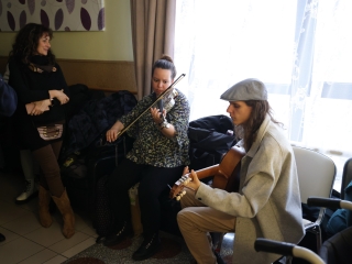 Ünnepi ebéd az idősek otthonában - fotó: 