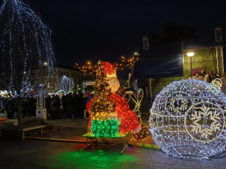 A negyedik adventi láng is lobog a Városháza téren - fotó: 