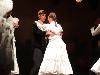 A negyedik adventi láng is lobog a Városháza téren - fotó: 