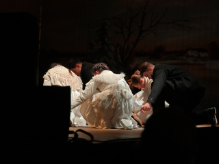 A negyedik adventi láng is lobog a Városháza téren - fotó: 