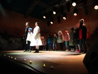 A negyedik adventi láng is lobog a Városháza téren - fotó: 