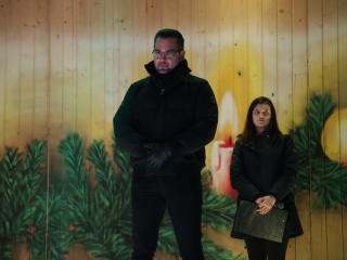 A negyedik adventi láng is lobog a Városháza téren - fotó: 