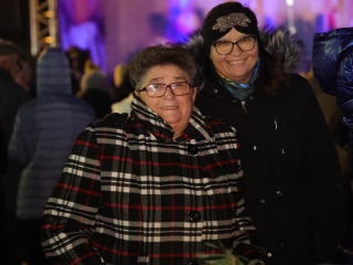 A negyedik adventi láng is lobog a Városháza téren - fotó: 