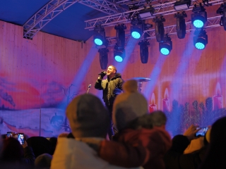 A negyedik adventi láng is lobog a Városháza téren - fotó: 