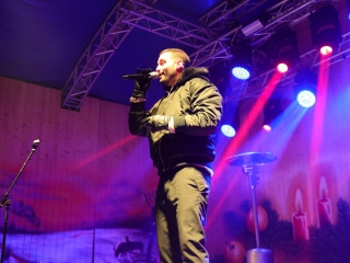 A negyedik adventi láng is lobog a Városháza téren - fotó: 