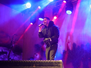 A negyedik adventi láng is lobog a Városháza téren - fotó: 