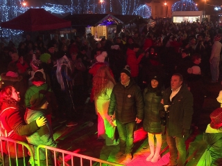 Szilveszteri mulatság a Városháza téren (galéria) - fotó: 