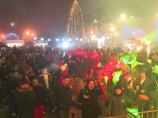 Szilveszteri mulatság a Városháza téren (galéria) - fotó: 