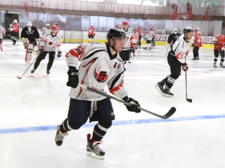 A Dunaújvárosi Acélbikák első jeges edzése - fotó: Ónodi Zoltán